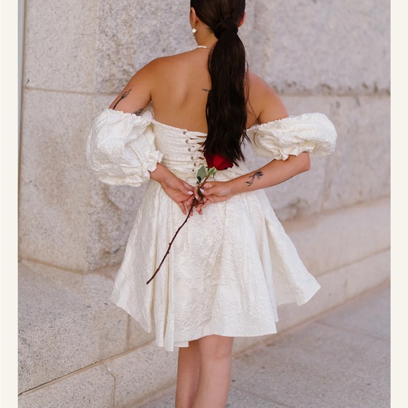 Ava Gowns Victoria Gown Mini - Ivory - Picture 2 of 7